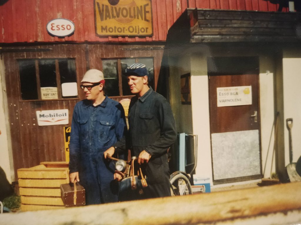 Roy och Roger framför Macken